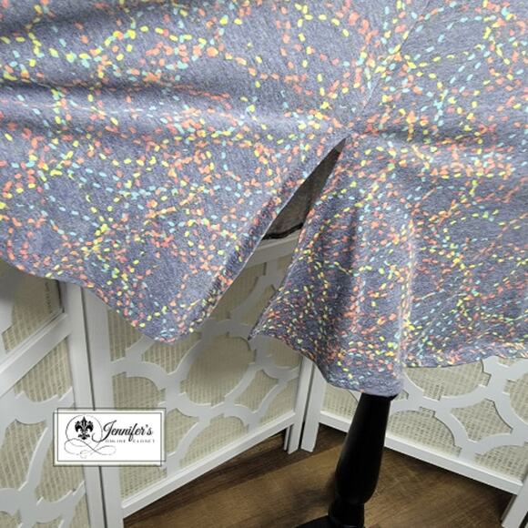 LuLaRoe Multicolored Abstract Scoop Neck Short Sleeve Perfect T Size L - Picture 6 of 11